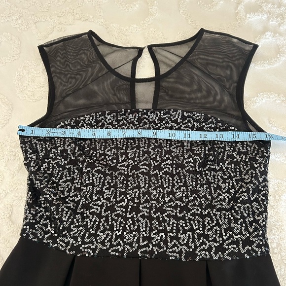 Semi Formal LBD - Picture 5 of 8